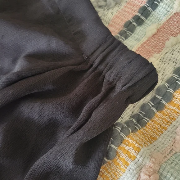 Eesome black boutique off the shoulder top - Picture 5 of 8